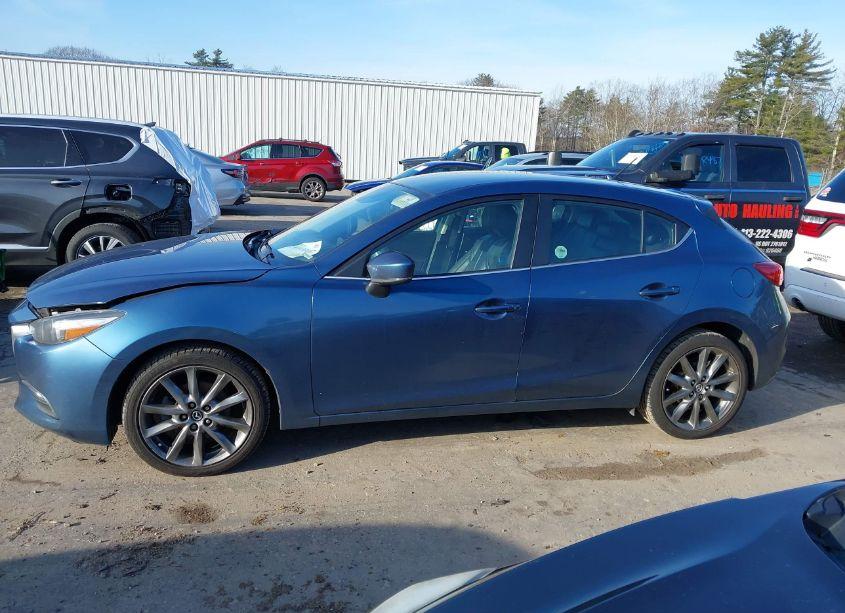 Photo 14 of 2018 Mazda Mazda3 TOURING (VIN 3MZBN1L3XJM261671)