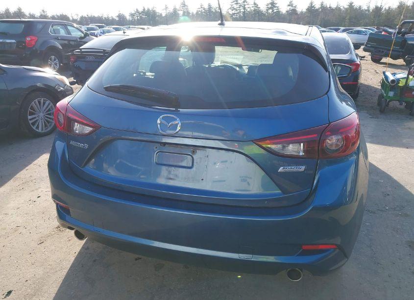 Photo 16 of 2018 Mazda Mazda3 TOURING (VIN 3MZBN1L3XJM261671)
