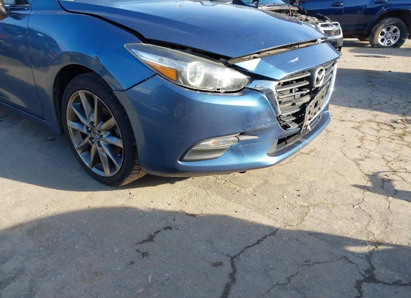 Photo 17 of 2018 Mazda Mazda3 TOURING (VIN 3MZBN1L3XJM261671)