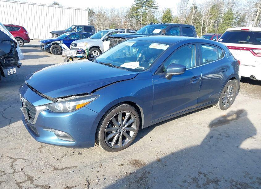 Photo 2 of 2018 Mazda Mazda3 TOURING (VIN 3MZBN1L3XJM261671)