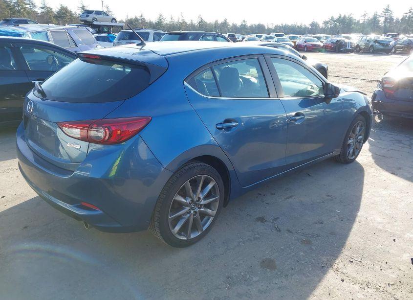 Photo 4 of 2018 Mazda Mazda3 TOURING (VIN 3MZBN1L3XJM261671)