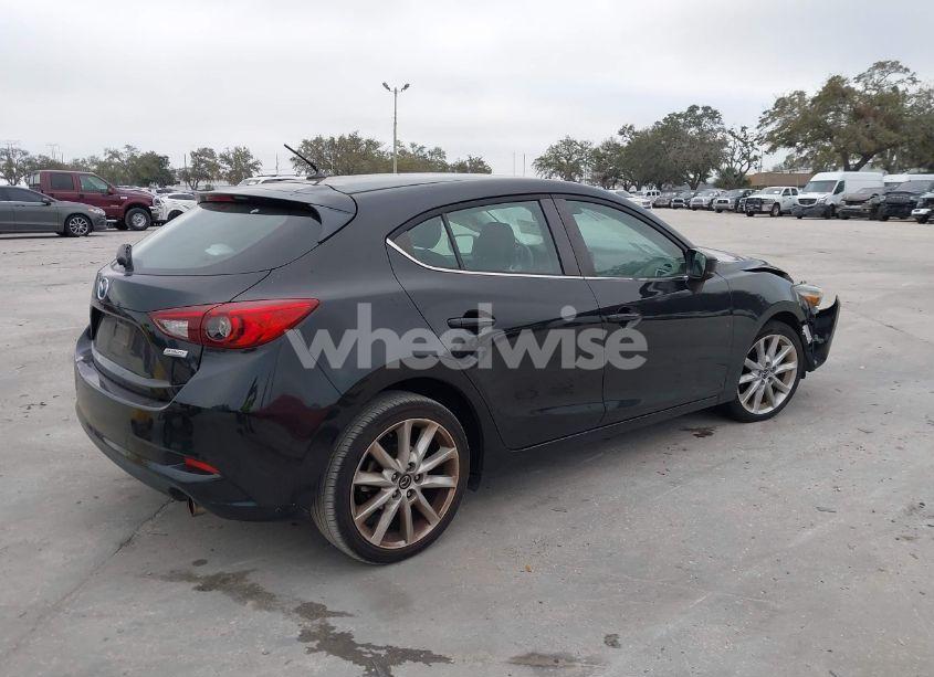 Photo 4 of 2017 Mazda Mazda3 TOURING (VIN 3MZBN1L72HM125872)