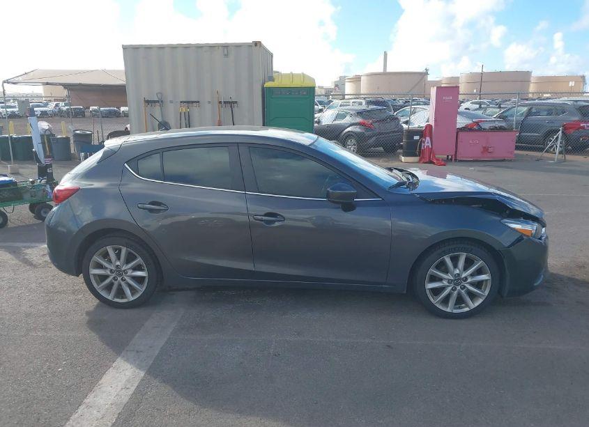 Photo 13 of 2017 Mazda Mazda3 TOURING (VIN 3MZBN1L75HM109438)