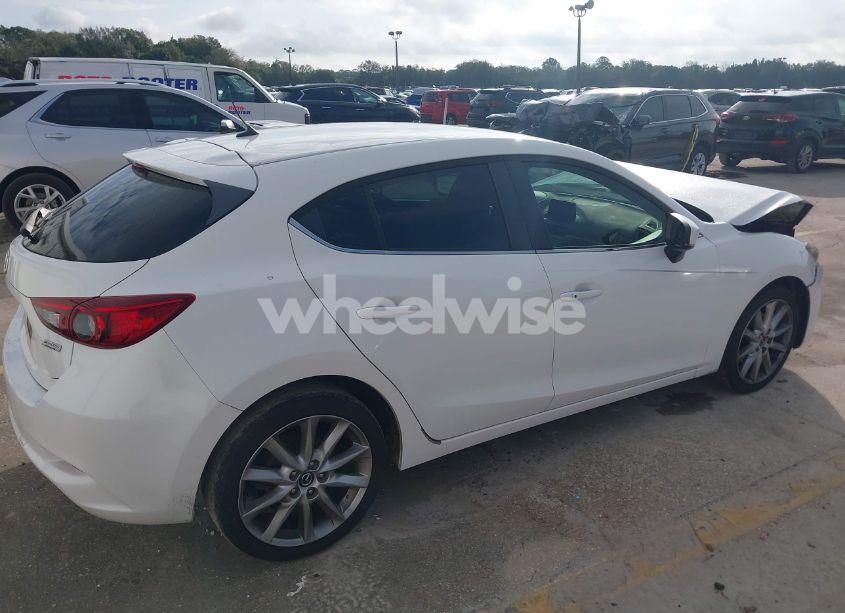 Photo 13 of 2017 Mazda Mazda3 TOURING (VIN 3MZBN1L7XHM122752)