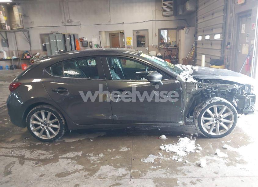 Photo 13 of 2017 Mazda Mazda3 GRAND TOURING (VIN 3MZBN1M30HM149471)