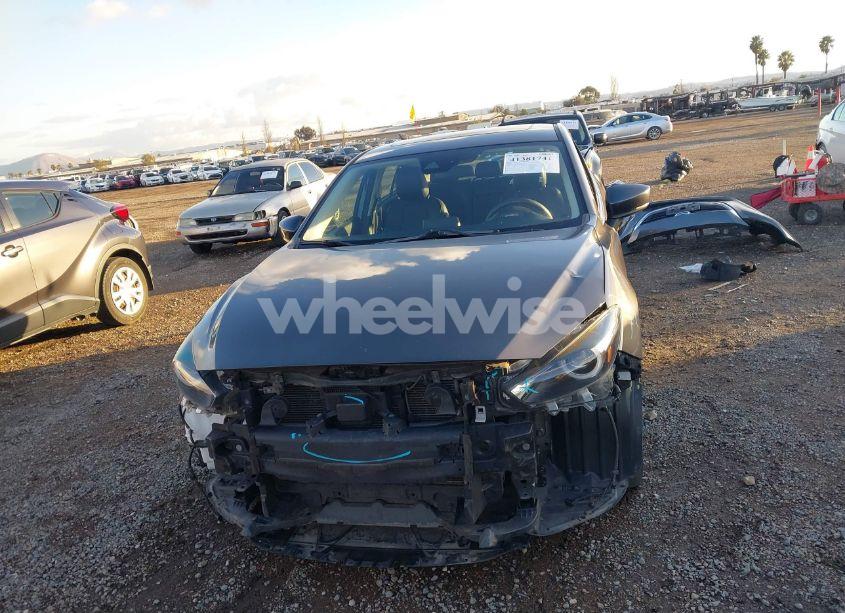 Photo 13 of 2018 Mazda Mazda3 GRAND TOURING (VIN 3MZBN1M30JM158502)