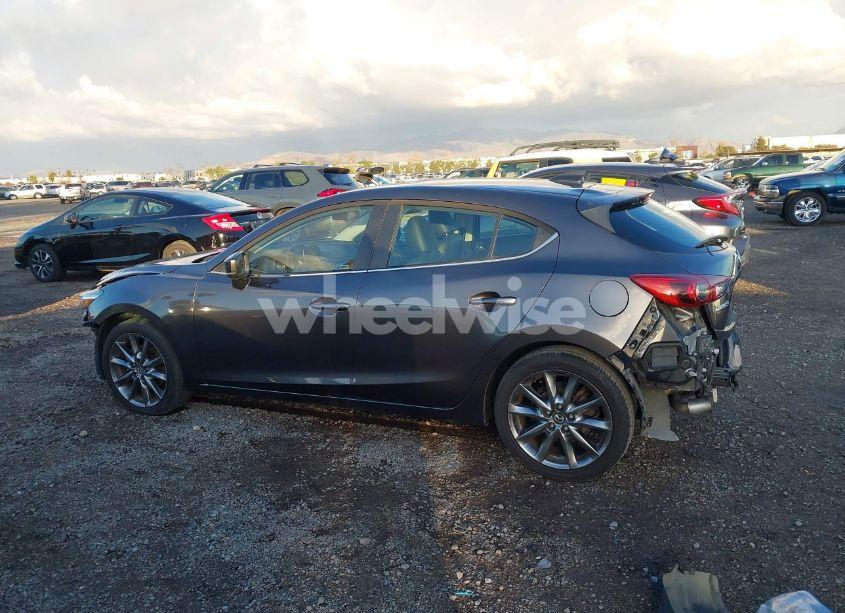 Photo 15 of 2018 Mazda Mazda3 GRAND TOURING (VIN 3MZBN1M30JM158502)