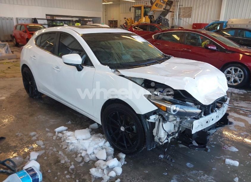 2018 Mazda Mazda3 GRAND TOURING (VIN 3MZBN1M32JM266149) main photo