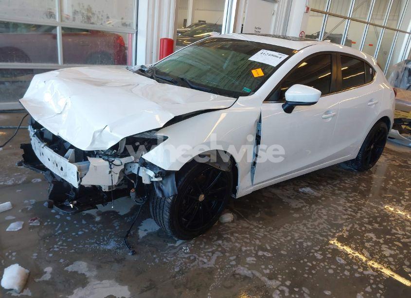 Photo 2 of 2018 Mazda Mazda3 GRAND TOURING (VIN 3MZBN1M32JM266149)