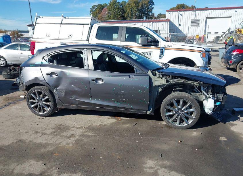 Photo 13 of 2018 Mazda Mazda3 GRAND TOURING (VIN 3MZBN1M37JM161106)