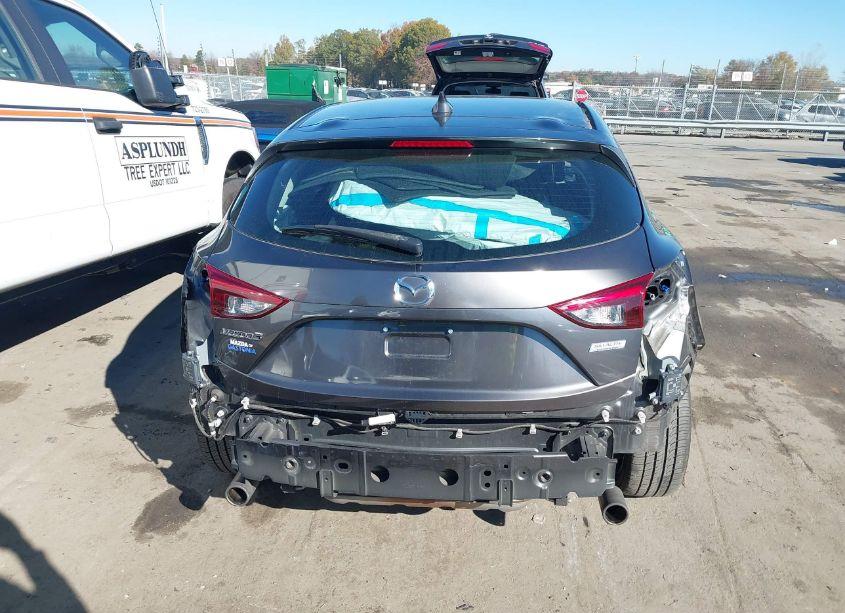 Photo 16 of 2018 Mazda Mazda3 GRAND TOURING (VIN 3MZBN1M37JM161106)