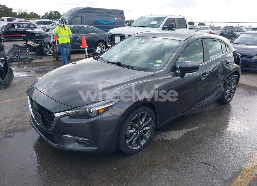 Photo 2 of 2018 Mazda Mazda3 GRAND TOURING (VIN 3MZBN1M37JM170131)