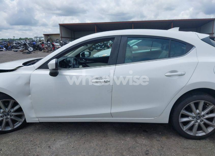 Photo 15 of 2017 Mazda Mazda3 GRAND TOURING (VIN 3MZBN1M39HM142633)