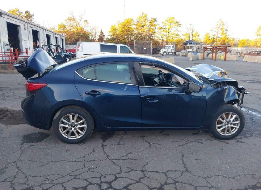 Photo 13 of 2018 Mazda Mazda3 SPORT (VIN 3MZBN1U70JM243827)