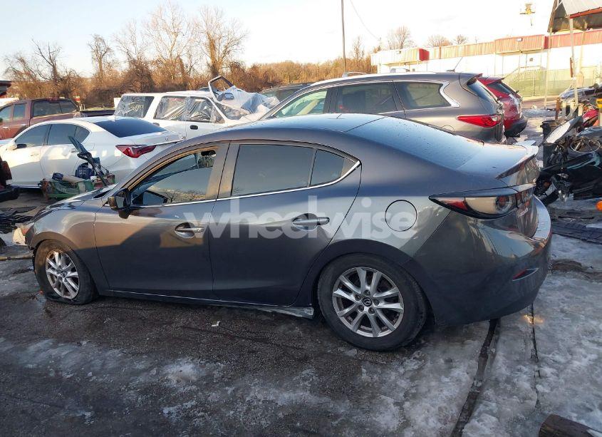 Photo 15 of 2018 Mazda Mazda3 SPORT (VIN 3MZBN1U71JM229418)