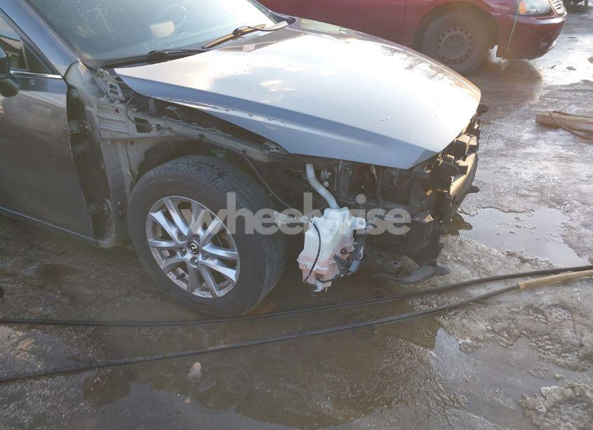 Photo 18 of 2018 Mazda Mazda3 SPORT (VIN 3MZBN1U71JM229418)