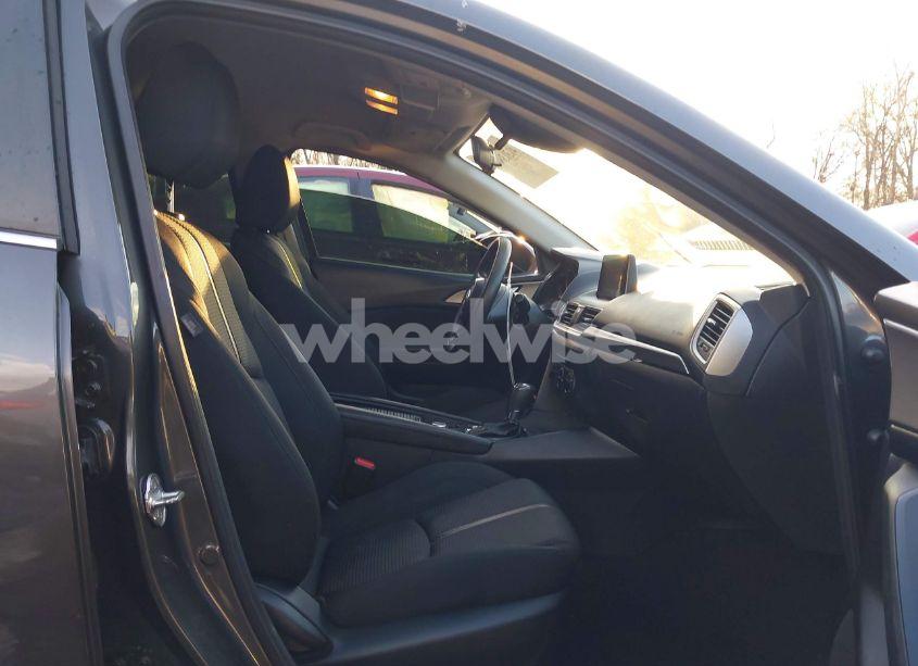 Photo 5 of 2018 Mazda Mazda3 SPORT (VIN 3MZBN1U71JM229418)