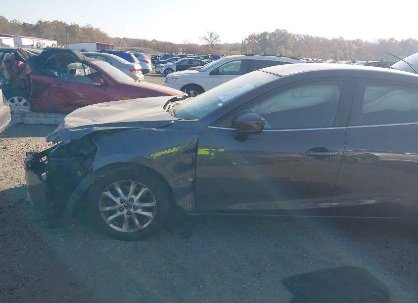 Photo 14 of 2018 Mazda Mazda3 SPORT (VIN 3MZBN1U71JM232576)