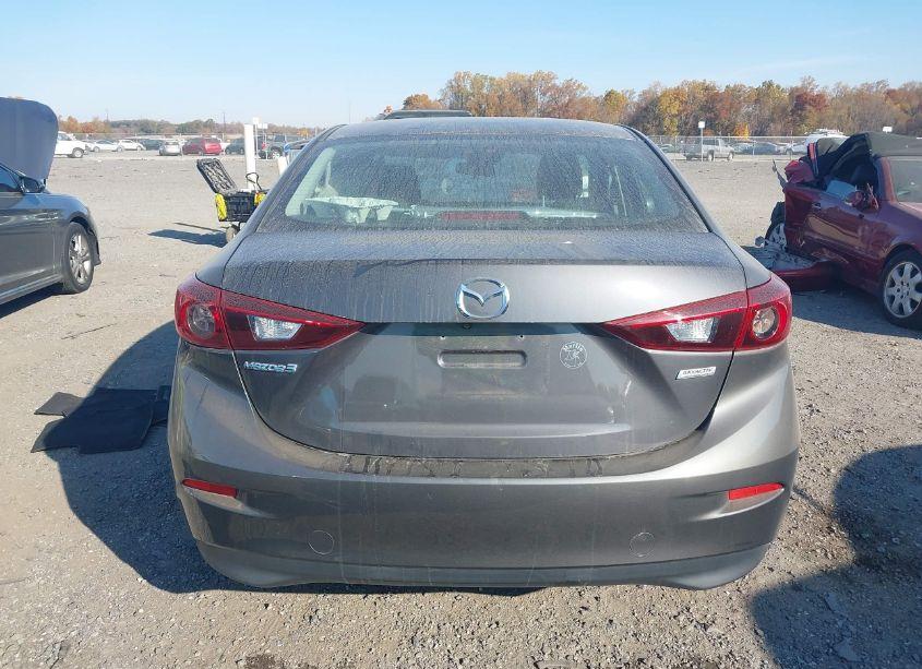 Photo 16 of 2018 Mazda Mazda3 SPORT (VIN 3MZBN1U71JM232576)