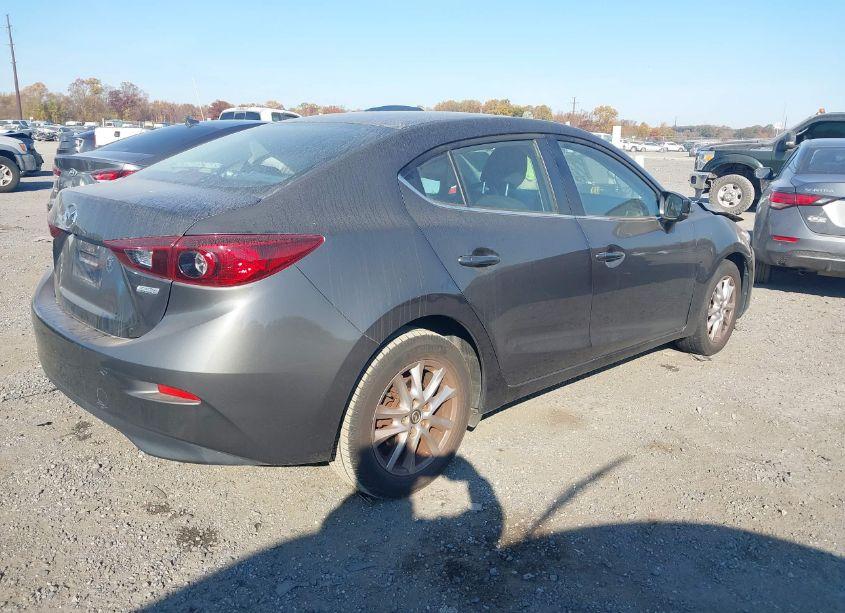 Photo 4 of 2018 Mazda Mazda3 SPORT (VIN 3MZBN1U71JM232576)
