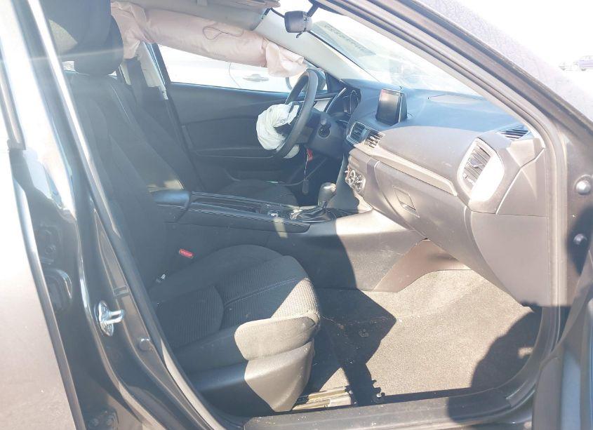 Photo 5 of 2018 Mazda Mazda3 SPORT (VIN 3MZBN1U71JM232576)