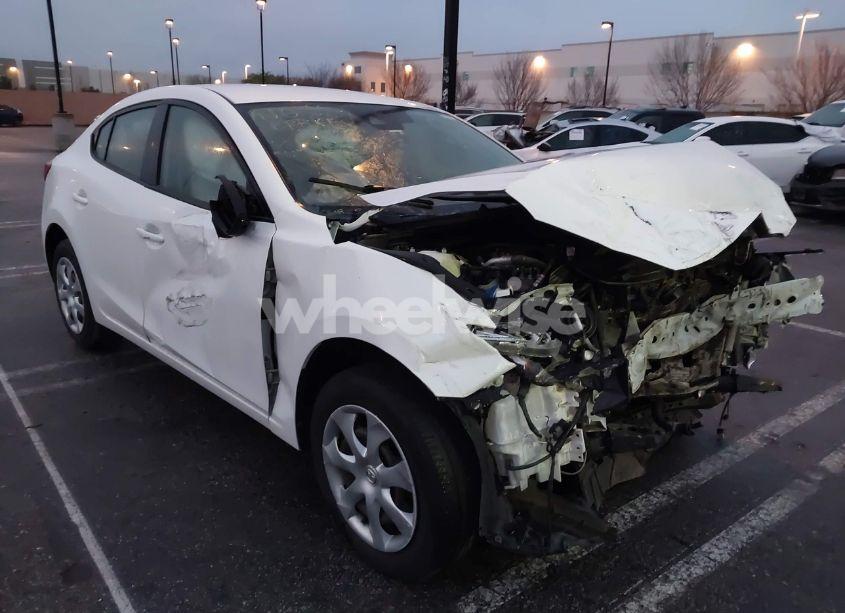 2018 Mazda Mazda3 SPORT (VIN 3MZBN1U72JM213986) main photo