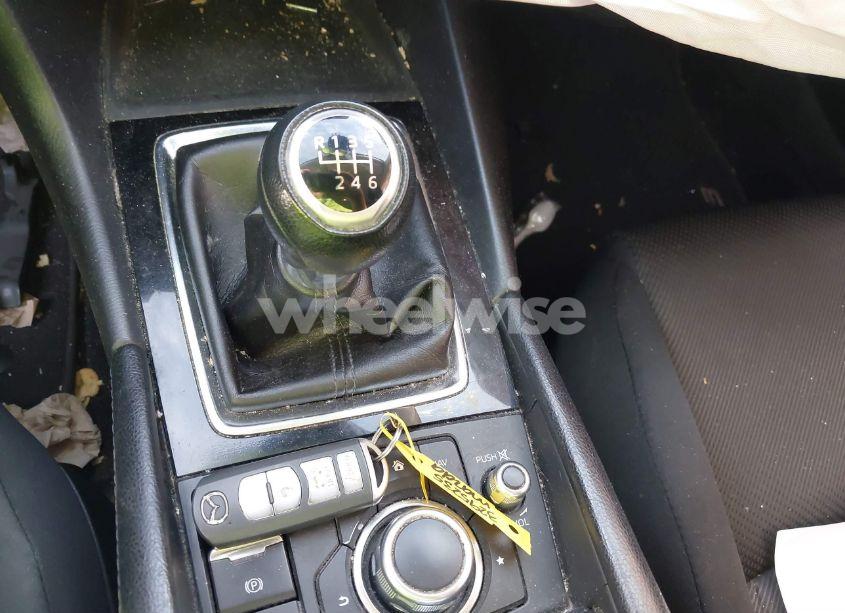 Photo 11 of 2018 Mazda Mazda3 SPORT (VIN 3MZBN1U72JM213986)