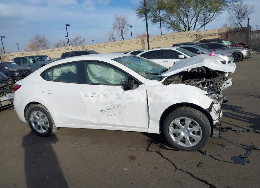 Photo 14 of 2018 Mazda Mazda3 SPORT (VIN 3MZBN1U72JM213986)