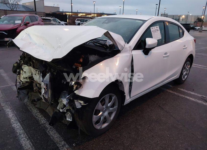 Photo 2 of 2018 Mazda Mazda3 SPORT (VIN 3MZBN1U72JM213986)