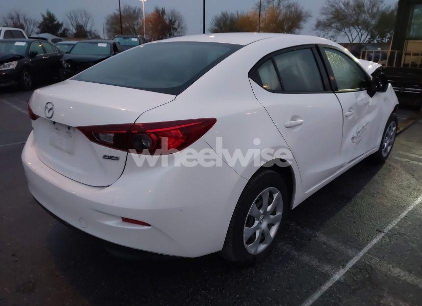 Photo 4 of 2018 Mazda Mazda3 SPORT (VIN 3MZBN1U72JM213986)