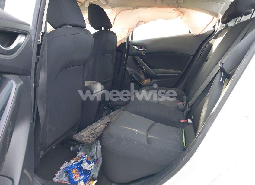 Photo 8 of 2018 Mazda Mazda3 SPORT (VIN 3MZBN1U72JM213986)