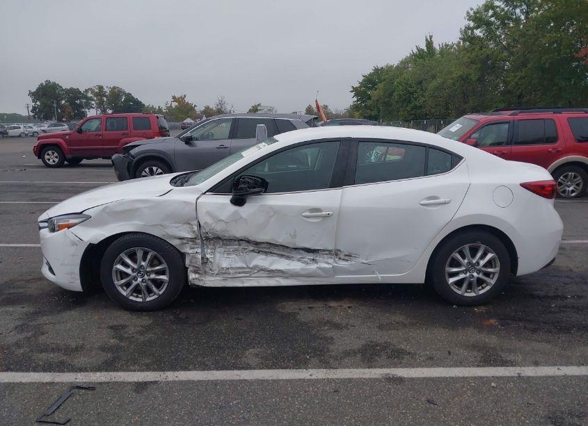 Photo 14 of 2018 Mazda Mazda3 SPORT (VIN 3MZBN1U72JM217651)