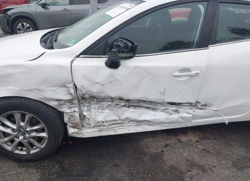 Photo 6 of 2018 Mazda Mazda3 SPORT (VIN 3MZBN1U72JM217651)