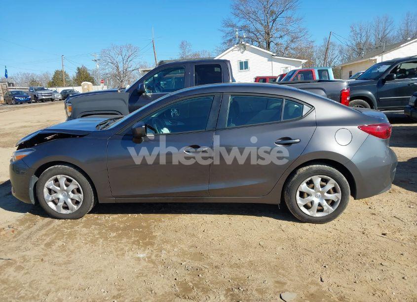 Photo 15 of 2018 Mazda Mazda3 SPORT (VIN 3MZBN1U72JM222350)