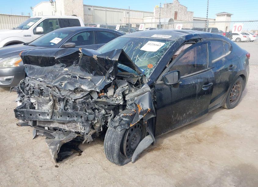 Photo 2 of 2018 Mazda Mazda3 SPORT (VIN 3MZBN1U73JM237861)