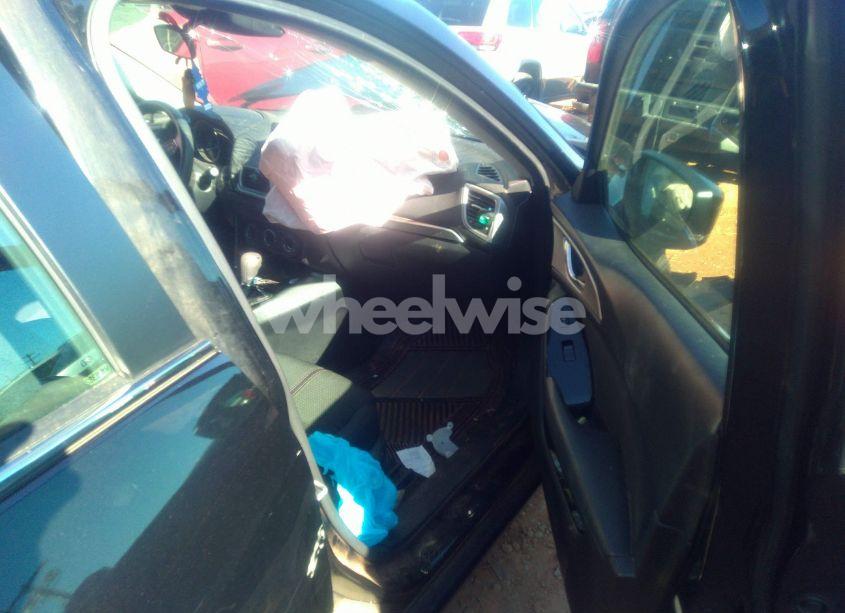 Photo 5 of 2018 Mazda Mazda3 SPORT (VIN 3MZBN1U74JM259481)