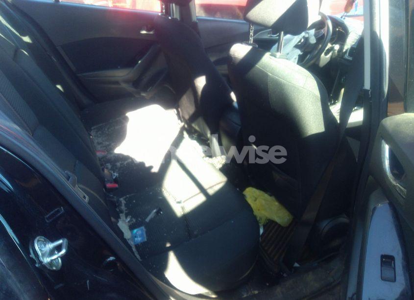 Photo 8 of 2018 Mazda Mazda3 SPORT (VIN 3MZBN1U74JM259481)