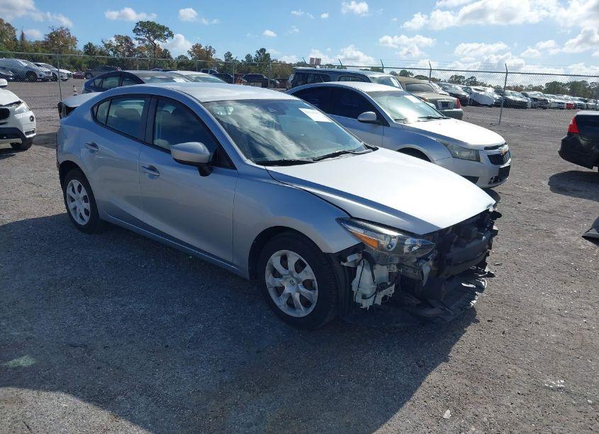 2018 Mazda Mazda3 SPORT (VIN 3MZBN1U75JM214582) main photo