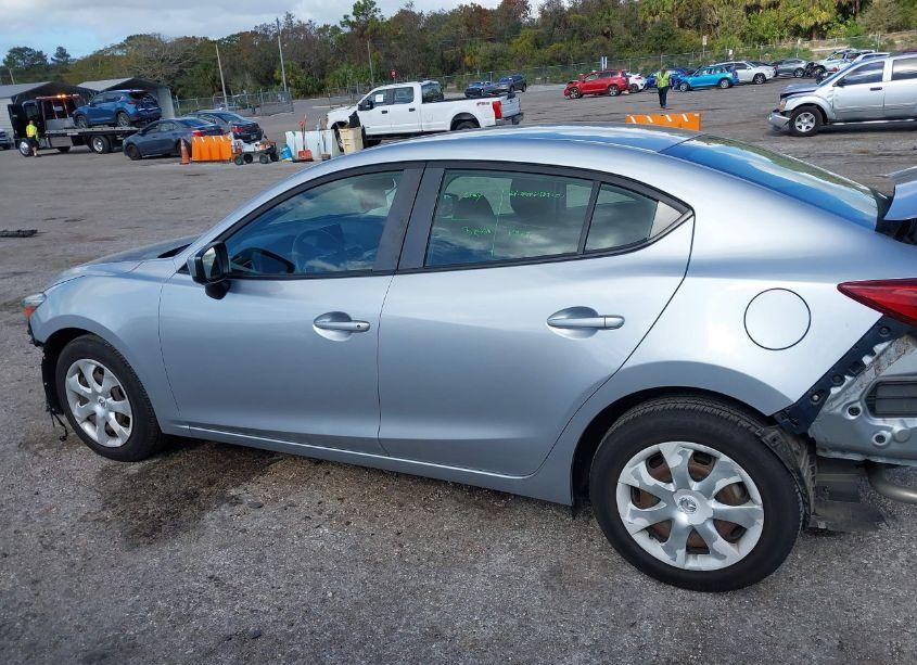 Photo 15 of 2018 Mazda Mazda3 SPORT (VIN 3MZBN1U75JM214582)