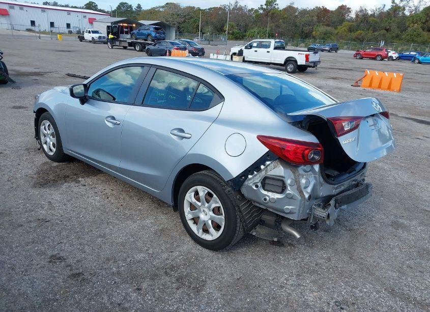 Photo 3 of 2018 Mazda Mazda3 SPORT (VIN 3MZBN1U75JM214582)
