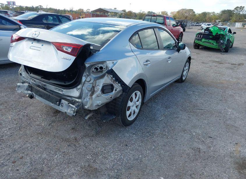 Photo 4 of 2018 Mazda Mazda3 SPORT (VIN 3MZBN1U75JM214582)