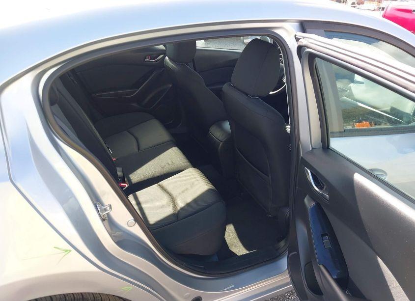 Photo 8 of 2018 Mazda Mazda3 SPORT (VIN 3MZBN1U75JM214582)