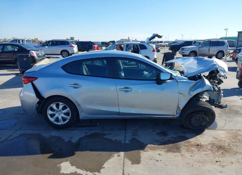 Photo 14 of 2018 Mazda Mazda3 SPORT (VIN 3MZBN1U76JM167899)