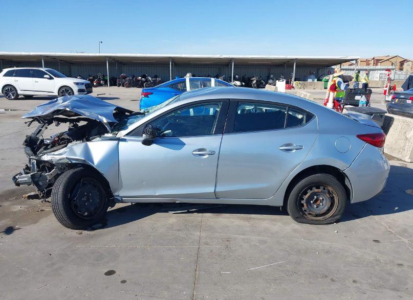 Photo 15 of 2018 Mazda Mazda3 SPORT (VIN 3MZBN1U76JM167899)