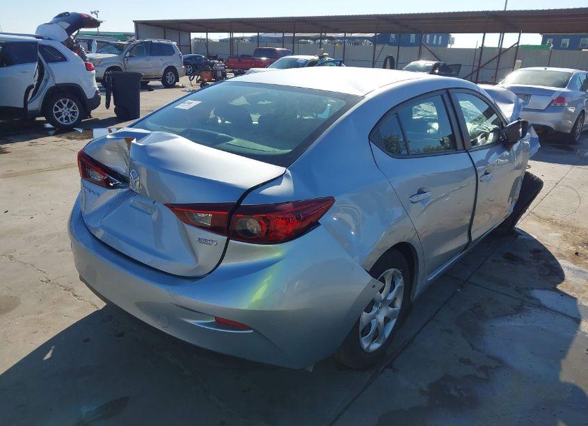 Photo 4 of 2018 Mazda Mazda3 SPORT (VIN 3MZBN1U76JM167899)