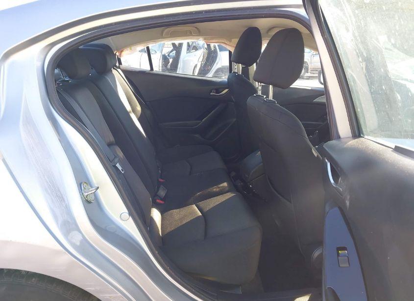 Photo 8 of 2018 Mazda Mazda3 SPORT (VIN 3MZBN1U76JM167899)