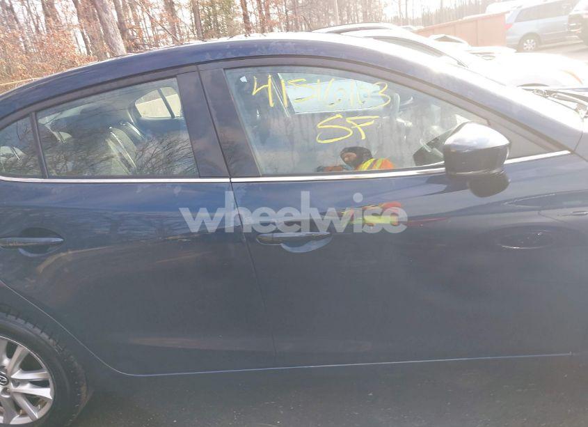 Photo 13 of 2018 Mazda Mazda3 SPORT (VIN 3MZBN1U76JM211657)