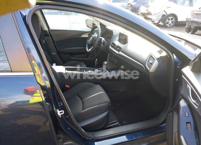 Photo 5 of 2018 Mazda Mazda3 SPORT (VIN 3MZBN1U76JM211657)