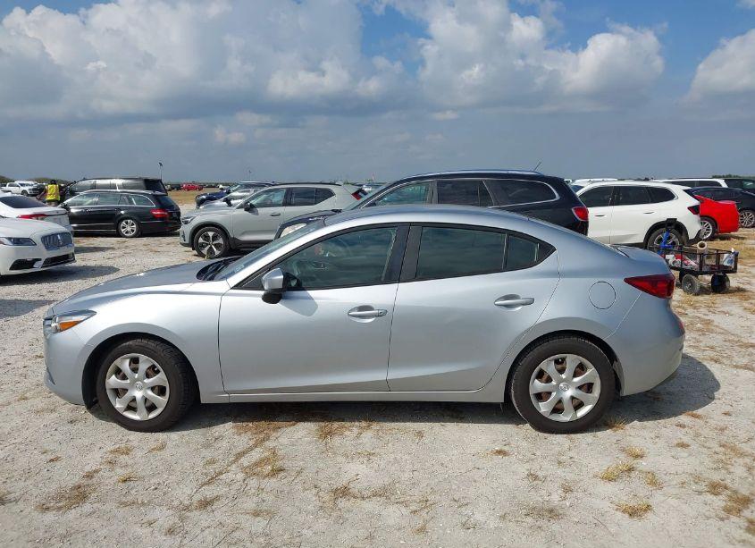 Photo 14 of 2018 Mazda Mazda3 SPORT (VIN 3MZBN1U76JM272636)