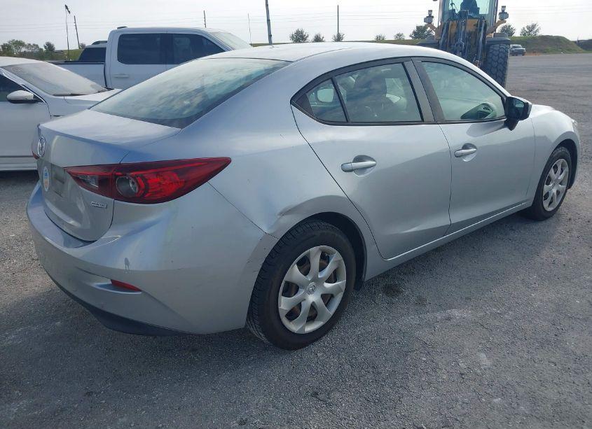 Photo 4 of 2018 Mazda Mazda3 SPORT (VIN 3MZBN1U76JM272636)